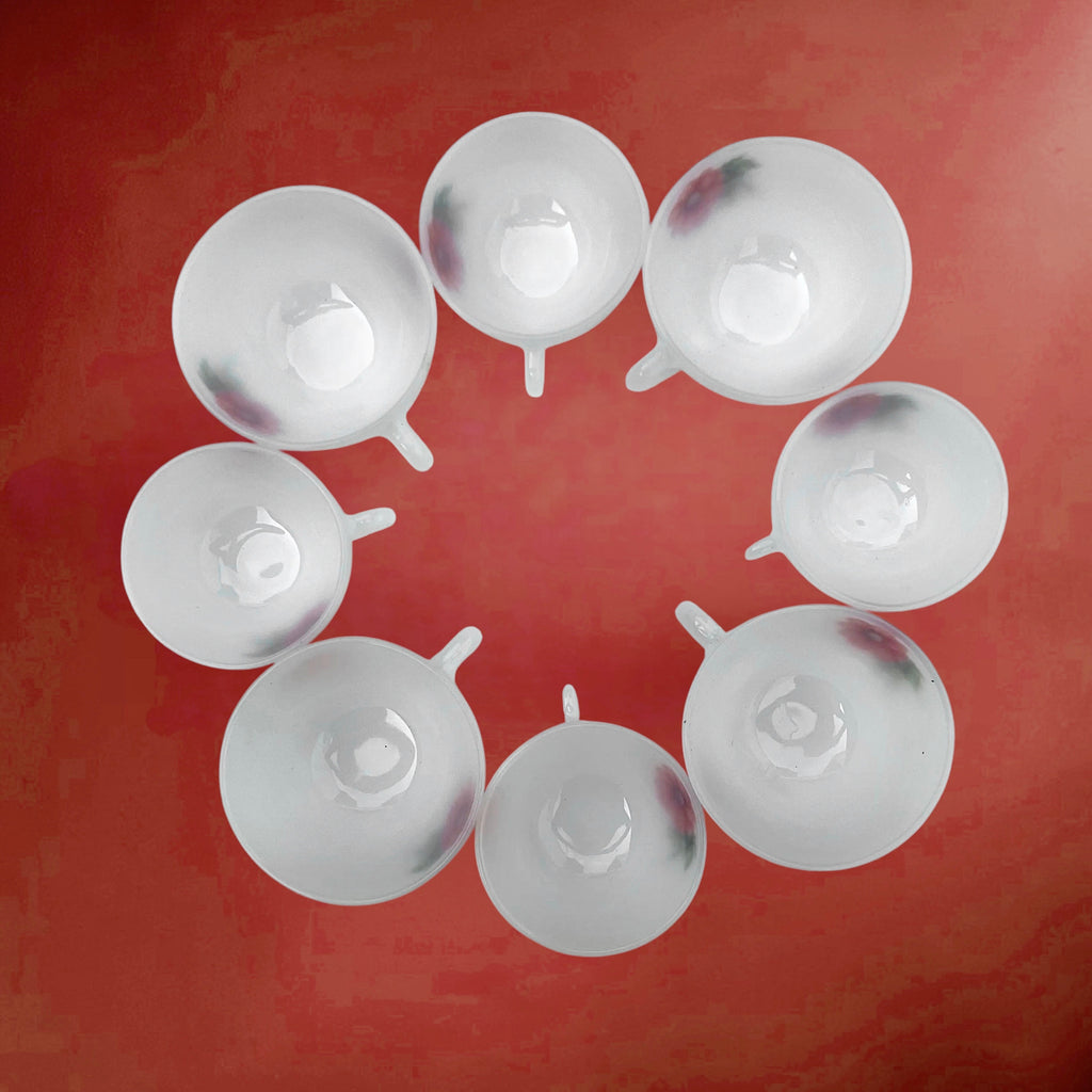 Service Arcopal Flore en Verre Opalin – 8 Tasses et 8 Soucoupes – Années 70