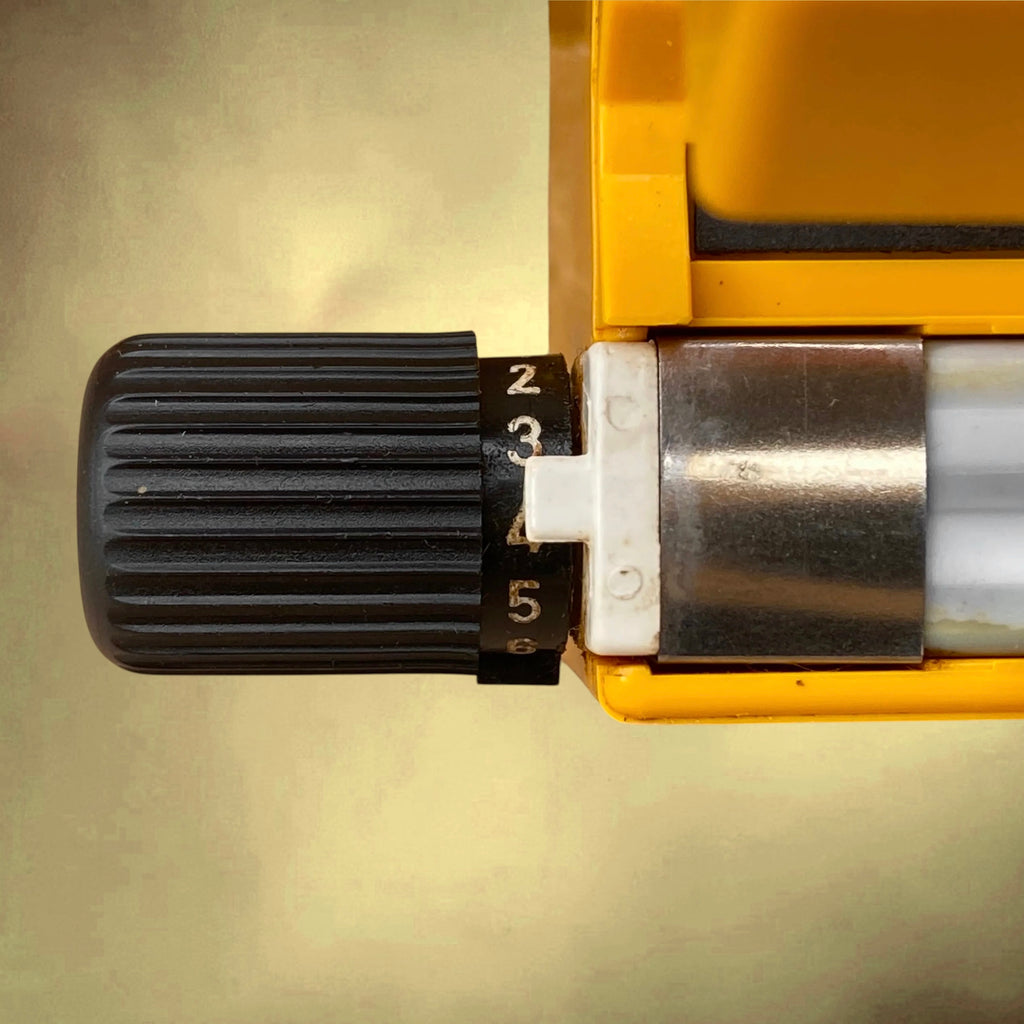 Soudeuse Électrique de Sachets Bosch FG2 en Plastique Jaune – Allemagne, Années 70