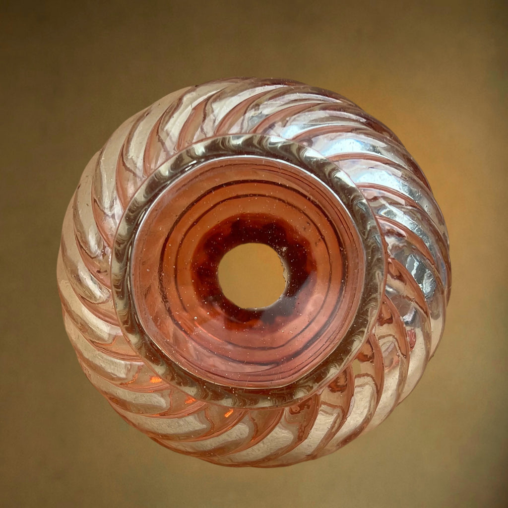 Nécessaire de Toilette en Cristal Rose Teinté Attribué à Baccarat, Modèle Bambous Tors – Vers 1900