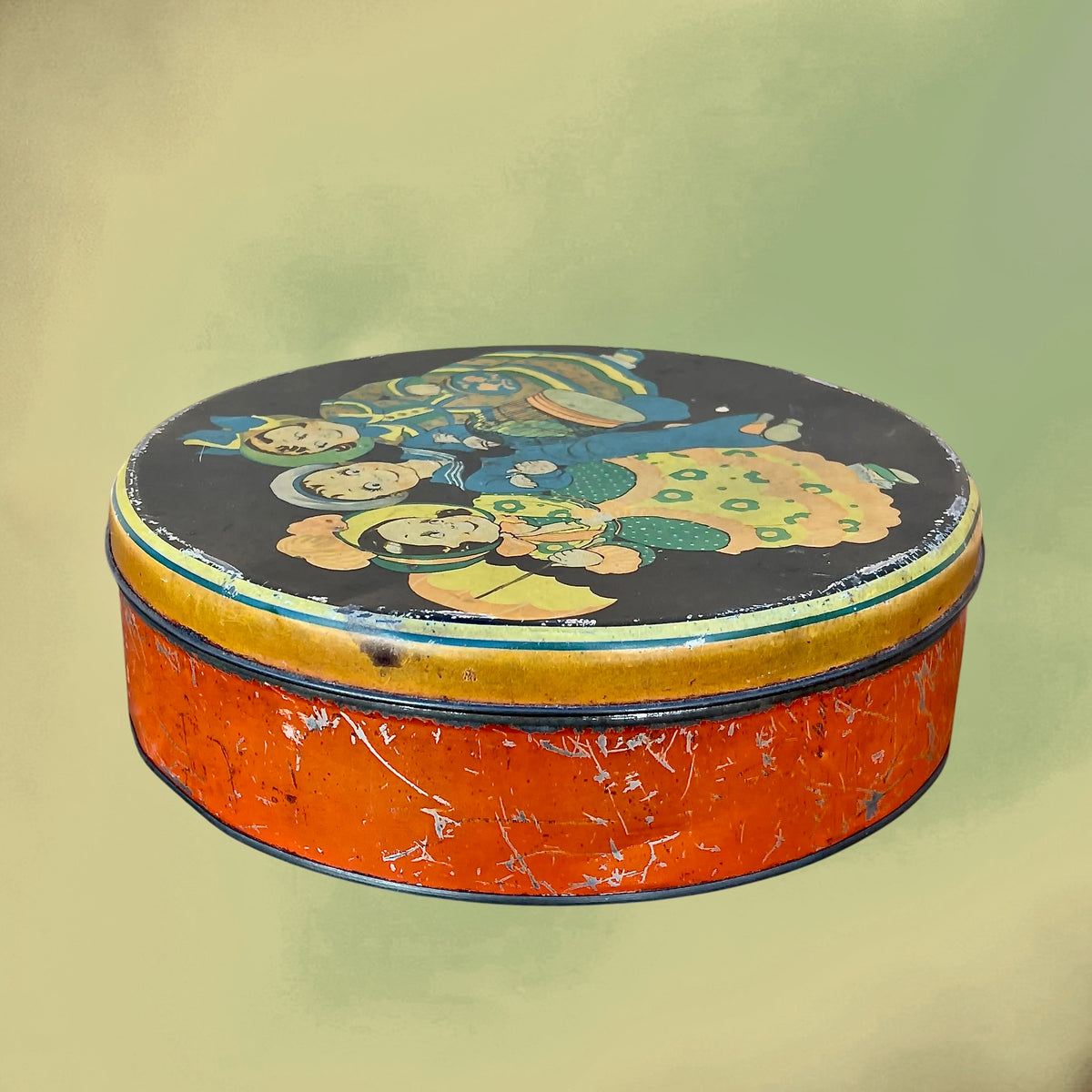 Boîte Métallique Ronde Ancienne à Décor d’Enfants Illustrés – Vers 1930