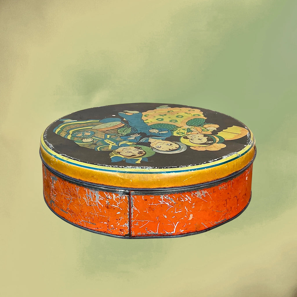 Boîte Métallique Ronde Ancienne à Décor d’Enfants Illustrés – Vers 1930
