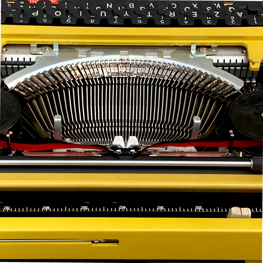 Machine à Écrire Brother 440TR Jaune AZERTY avec Étui Rigide – 1974