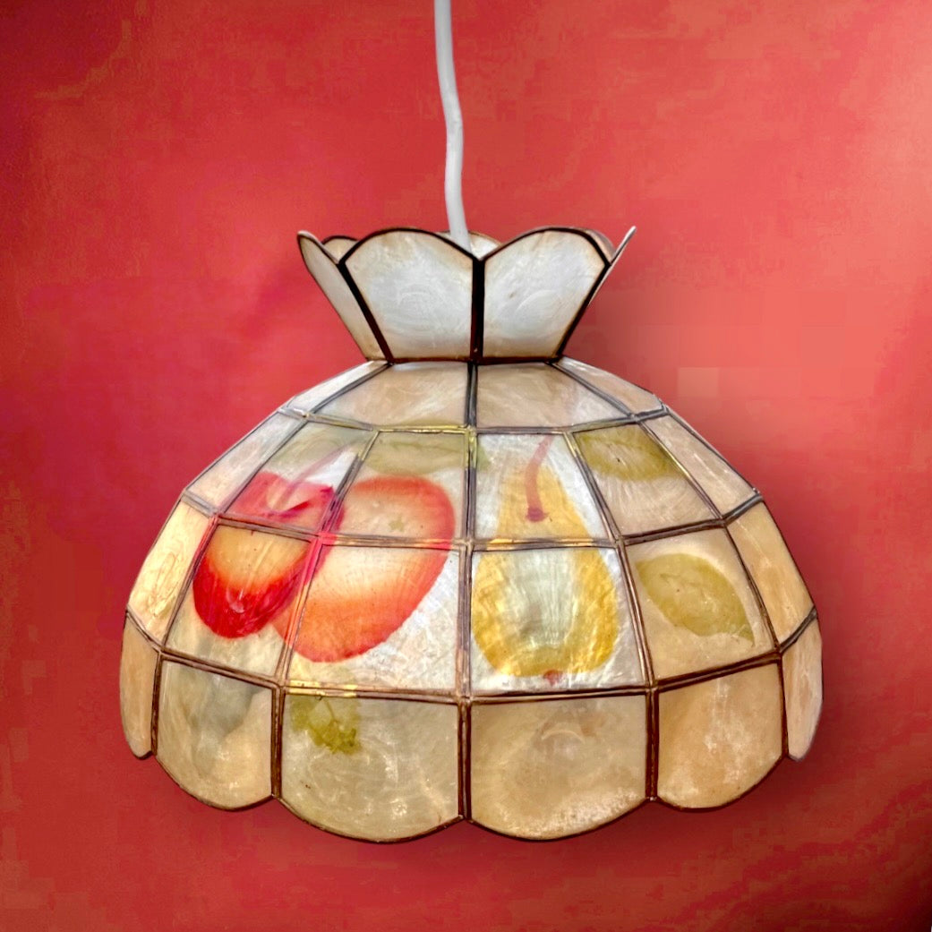Suspension vintage mother of pearl nacre et laiton décor pommes et poires