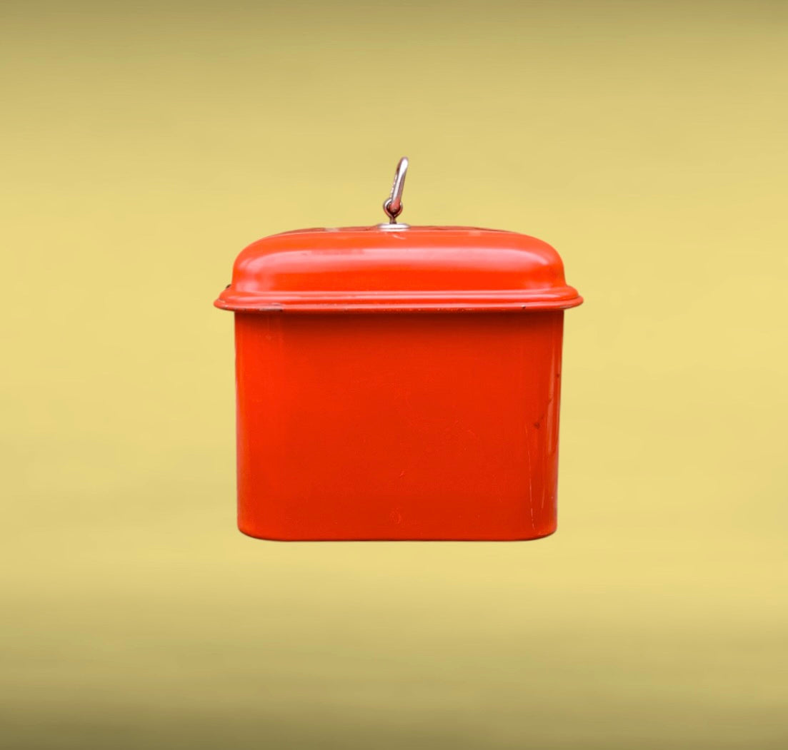 Petit coffre métallique vintage rouge orangé mallette métal années 60