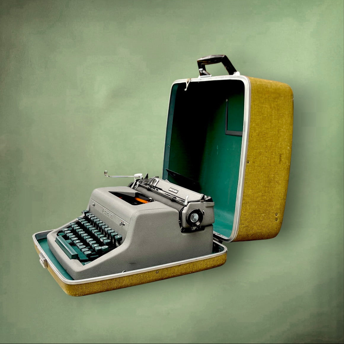 Machine à Écrire Royal Quiet De Luxe avec Valise Moutarde et Clef
