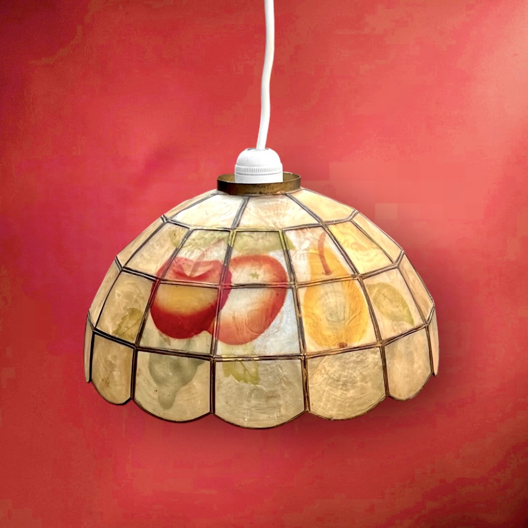 Suspension vintage mother of pearl en nacre et laiton décor fruits – luminaire rétro années 70
