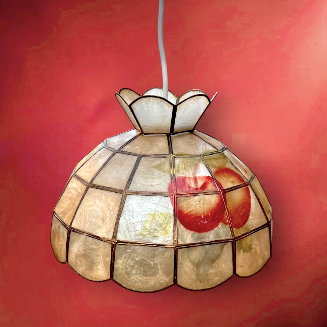 Suspension vintage mother of pearl en nacre et laiton décor fruits – luminaire rétro années 70