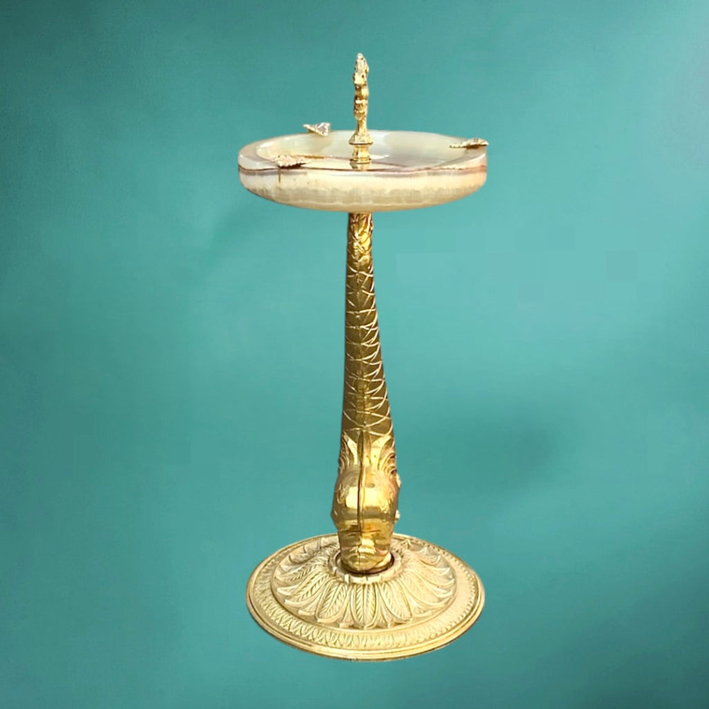 Ancien cendrier sur pied en laiton doré et onyx – poisson stylisé – vintage Hollywood Regency