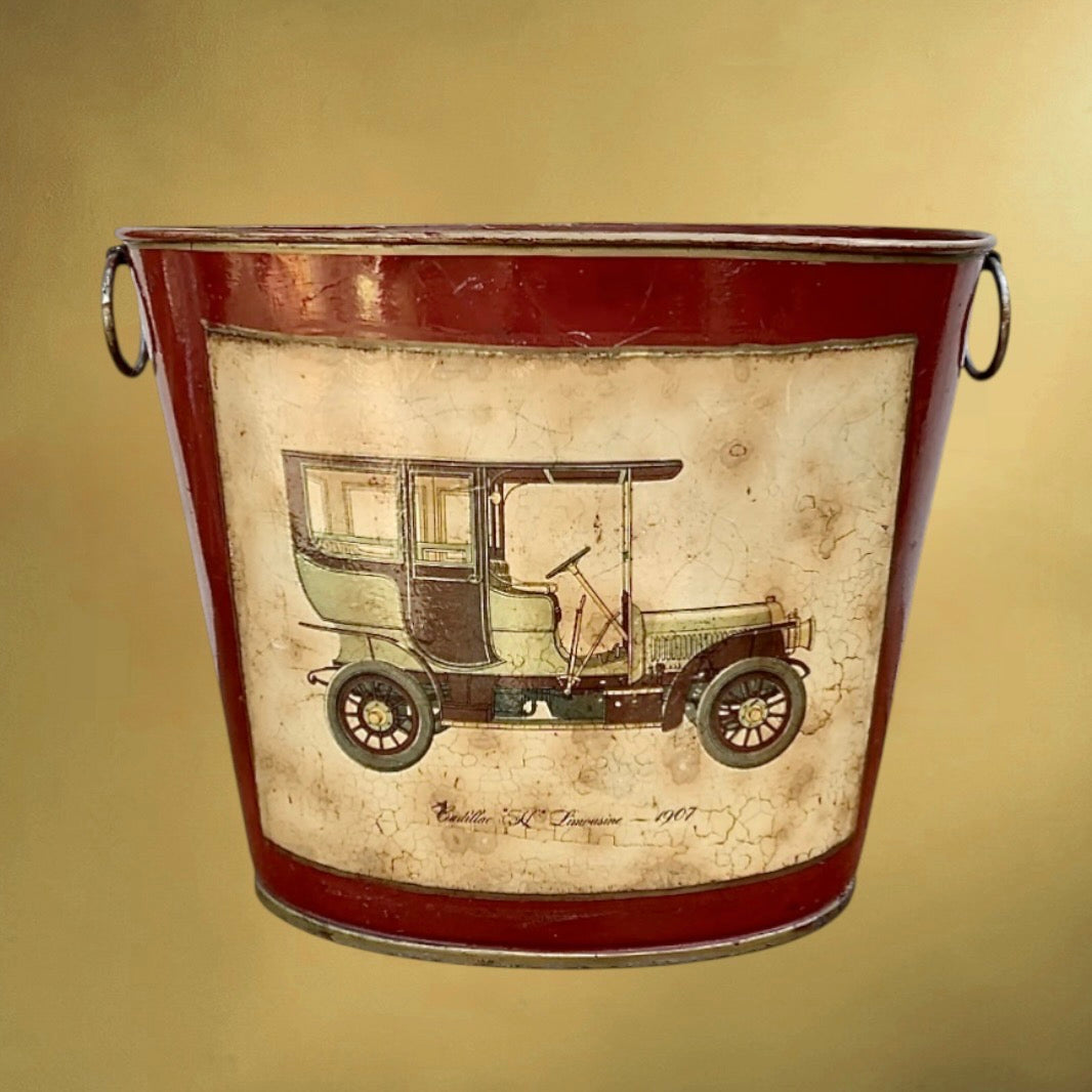 Corbeille vintage en tôle Cadillac 1907 – panier décoratif années 60