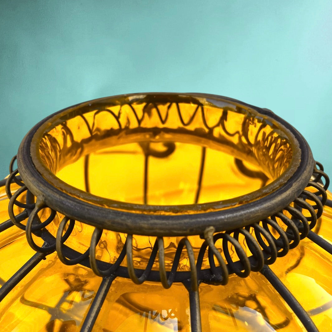 Bonbonnière vintage en verre soufflé ambré et métal – grand pot décoratif années 60