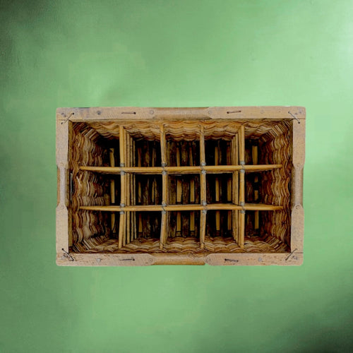 Ancien casier à bouteilles en osier et bois – 15 compartiments – années 30