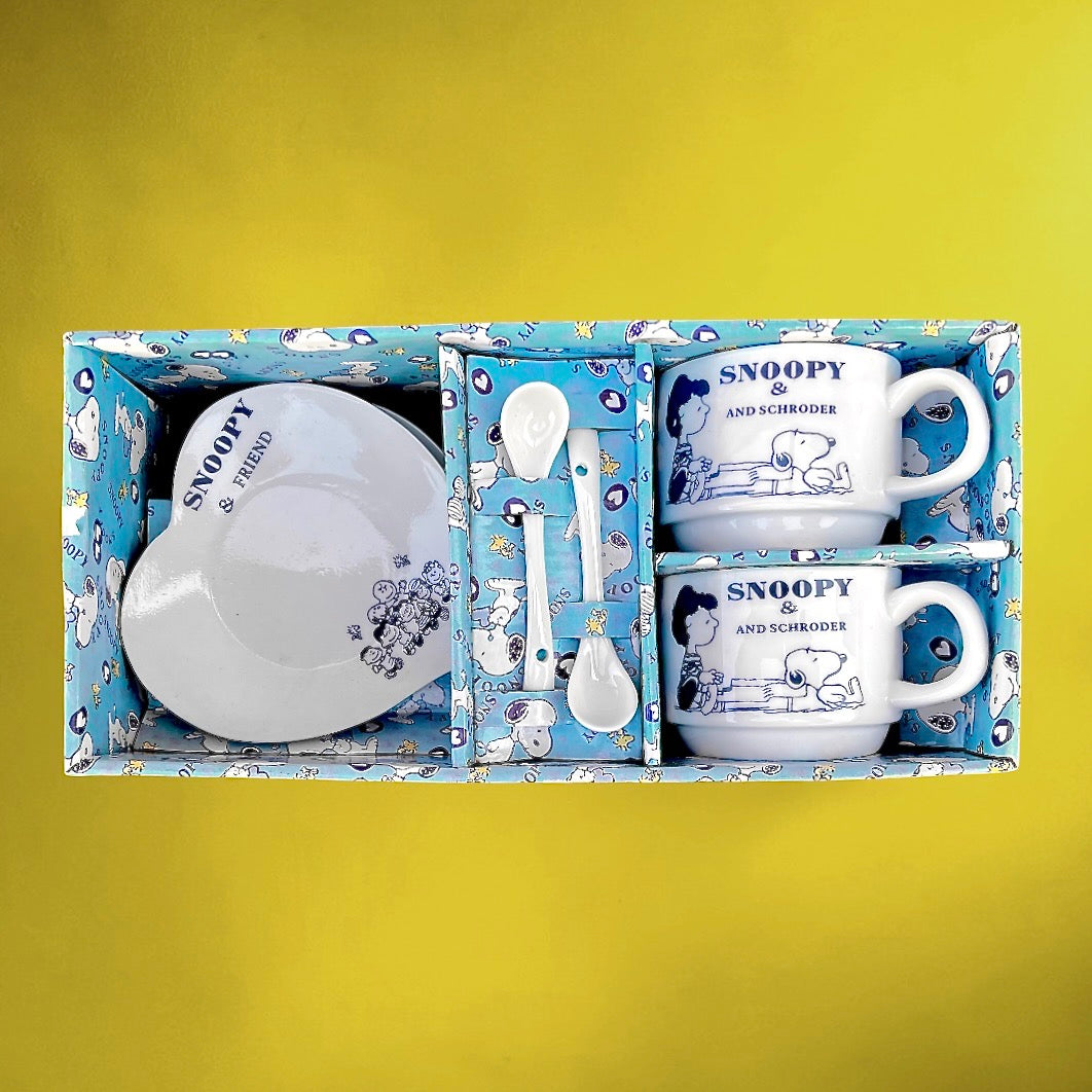 Service enfant Snoopy vintage complet – tasses, soucoupes et cuillères – en coffret