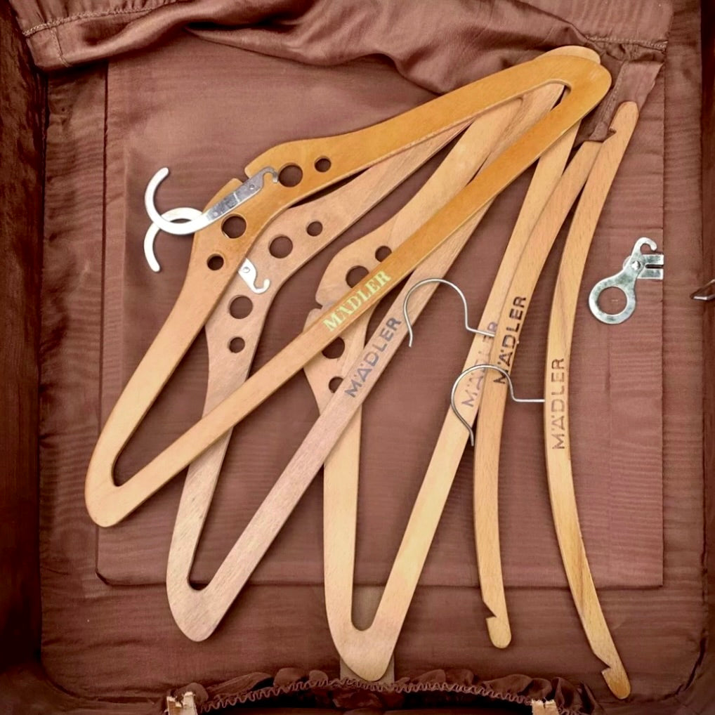 Valise vintage Mädler Aviatic 1920 – malle de voyage cuir avec cintres d’origine