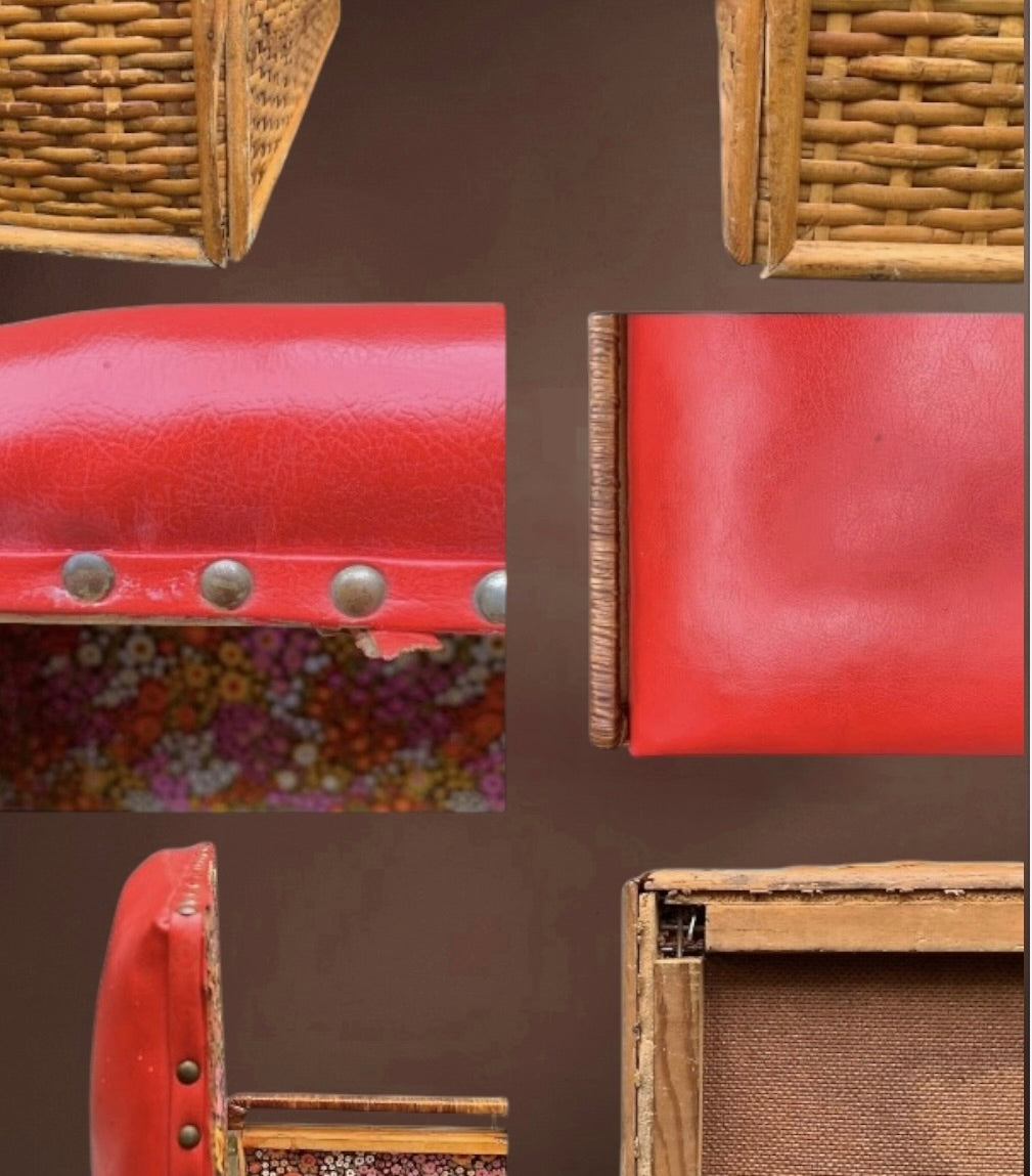 Malle rotin vintage avec assise rouge – coffre tabouret années 60