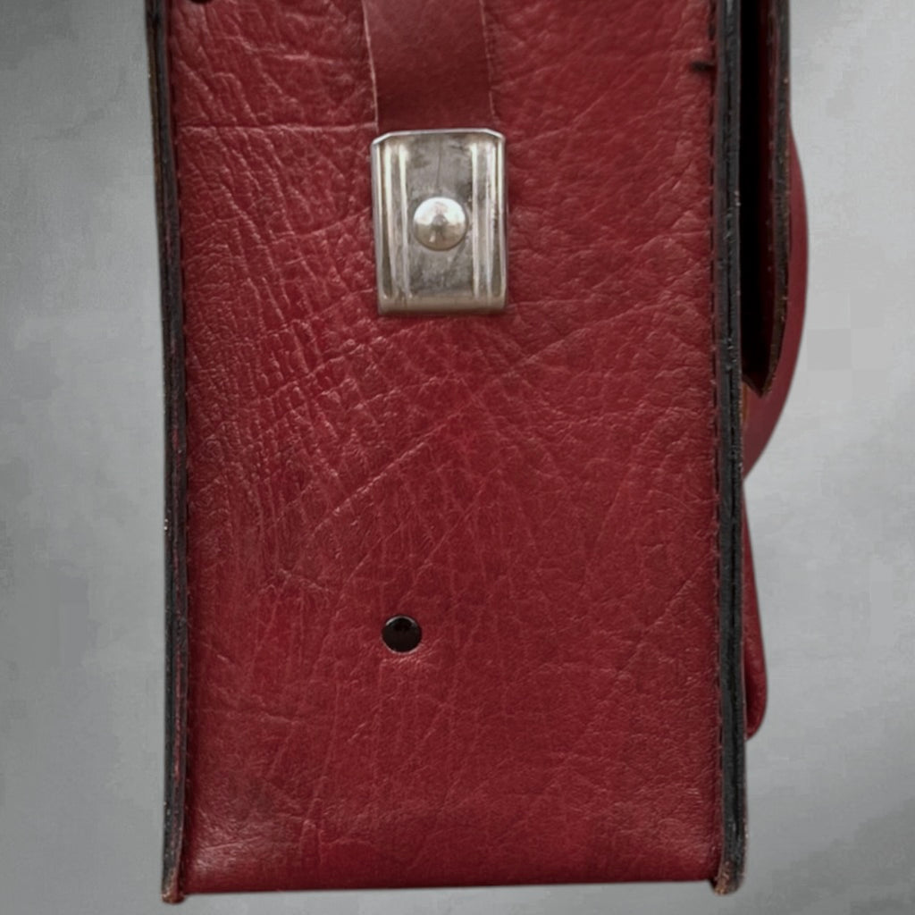 Sac appareil photo vintage en cuir bordeaux rigide – sacoche bandoulière rétro années 60 70