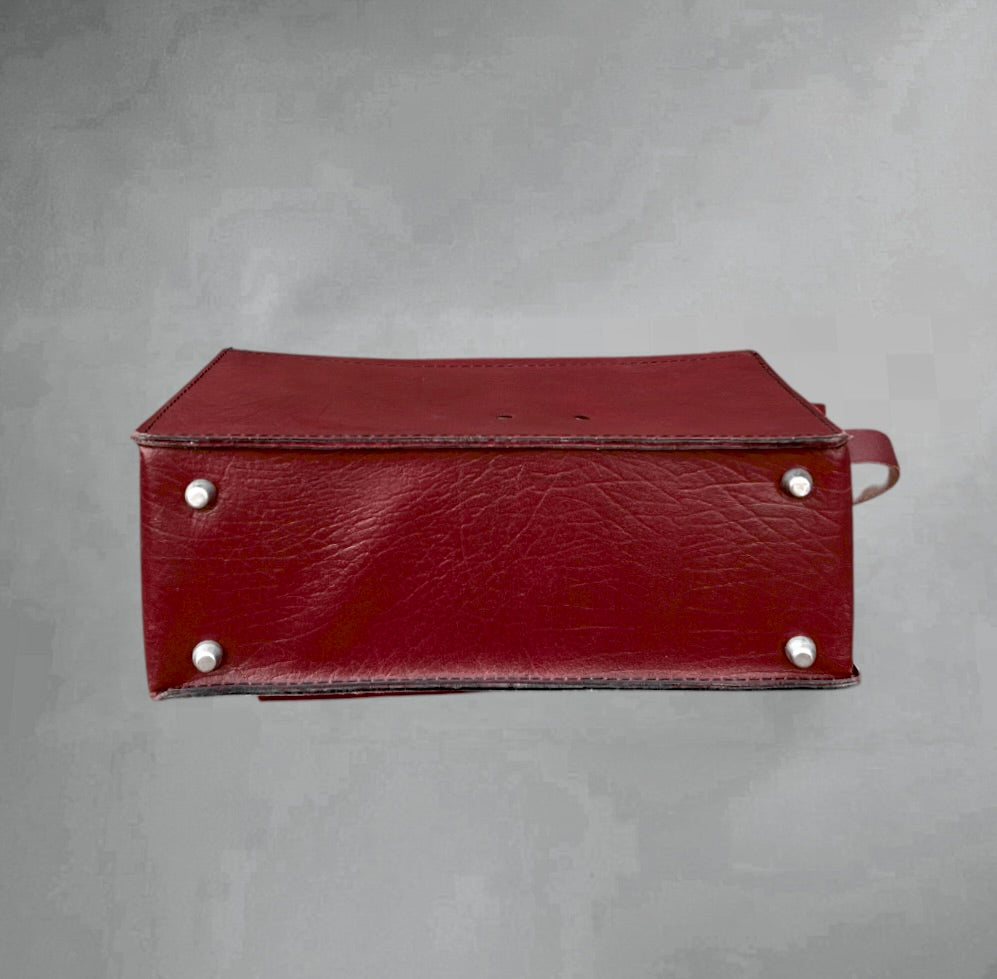 Sac appareil photo vintage en cuir bordeaux rigide – sacoche bandoulière rétro années 60 70