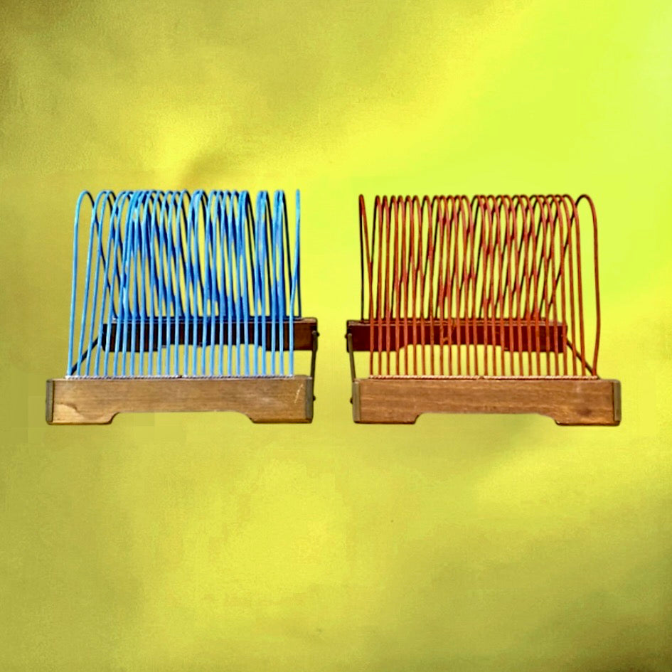 Paire de porte-disques vintage années 60 – rangement 45 tours – rouge et bleu – déco rétro vinyle