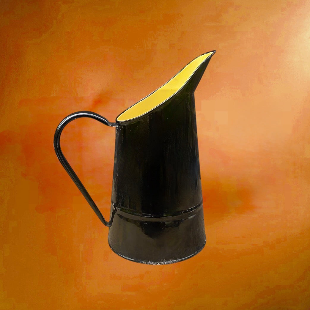 Broc émaillé noir et jaune vintage années 50