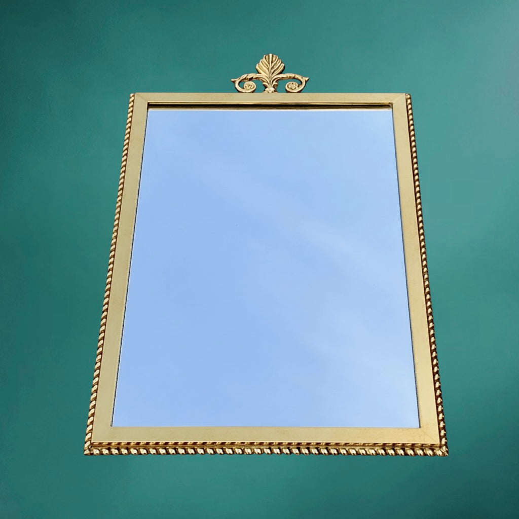 Ancien miroir mural en laiton doré – fronton feuille – style Hollywood Regency – années 1960 1970