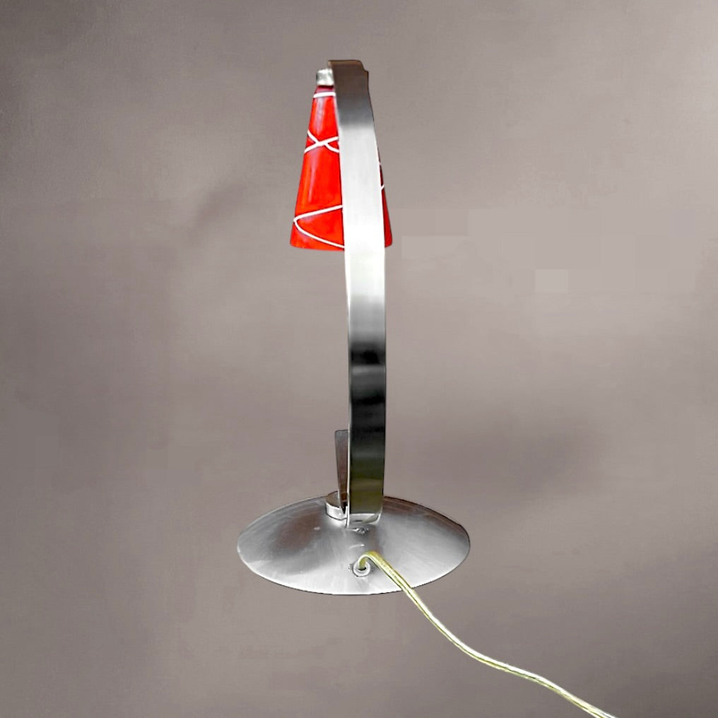 Lampe design vintage aluminium courbe abat-jour rouge Massive