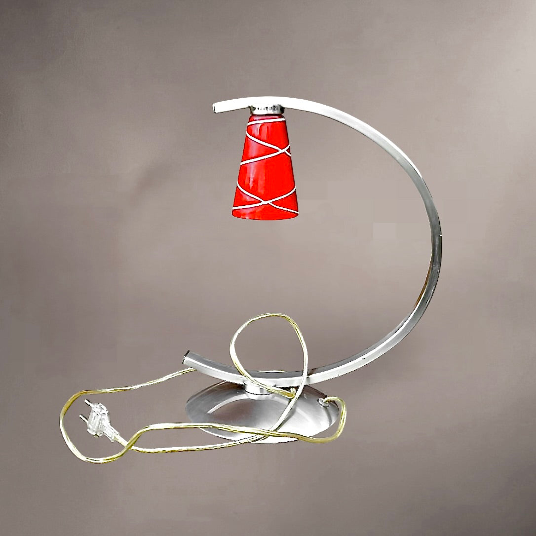 Lampe design vintage aluminium courbe abat-jour rouge Massive