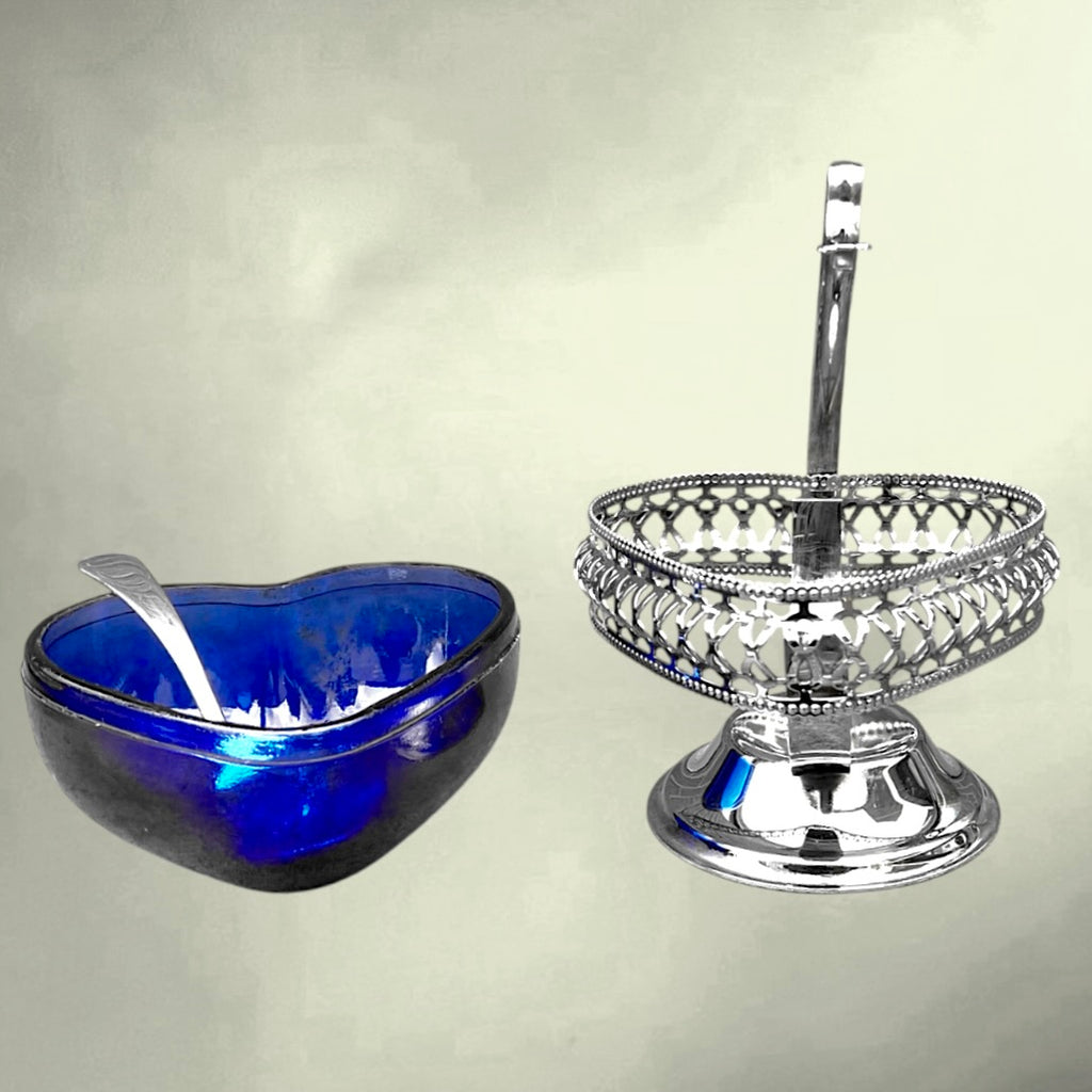 Sucrier vintage en verre bleu cobalt et métal chromé avec cuillère – Angleterre – design cœur