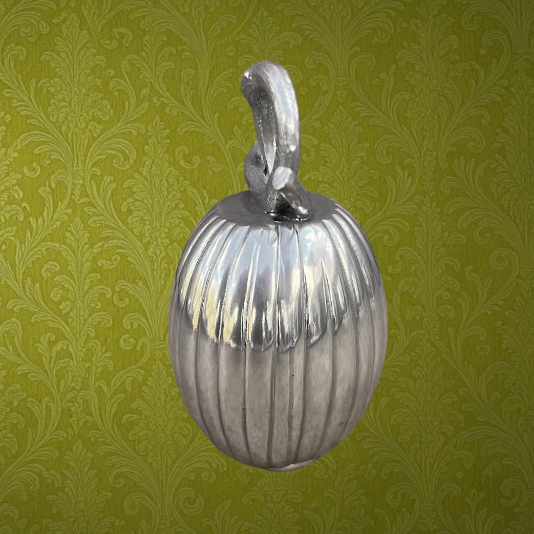 Objet suspendu en étain BV France forme ovoïde design vintage années 60 70 décoratif