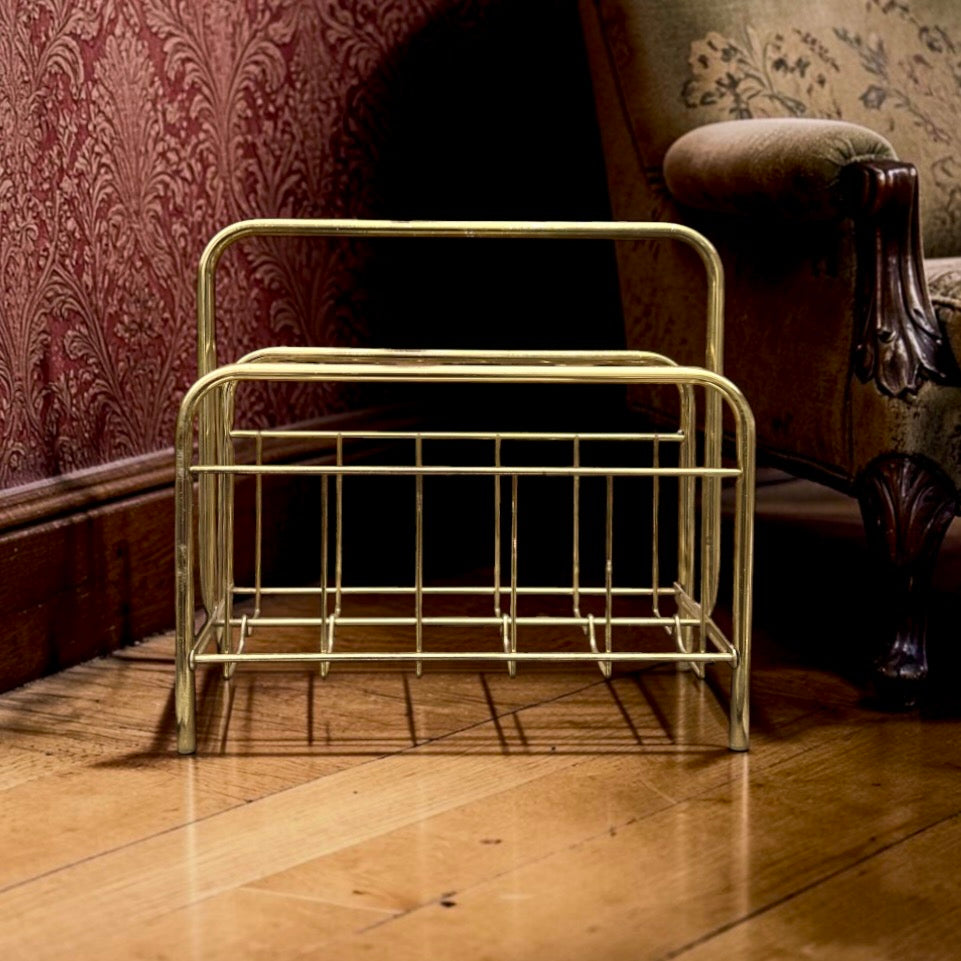 porte-revues-vintage-metal-dore-design-minimaliste
