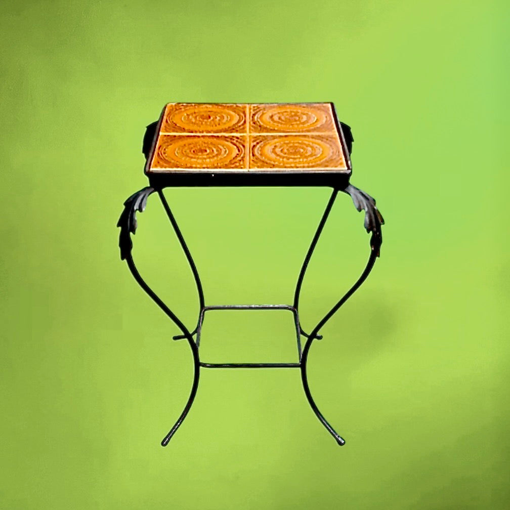 Table d’appoint fer forgé carreaux céramique orange vintage