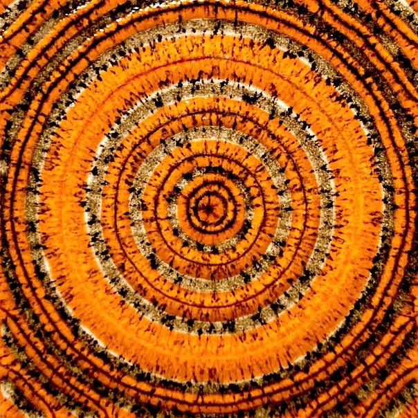 Table d’appoint fer forgé céramique orange vintage carreaux motif circulaire années 60
