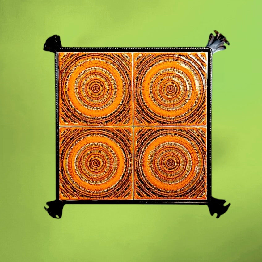 Table d’appoint fer forgé céramique orange vintage carreaux motif circulaire années 60
