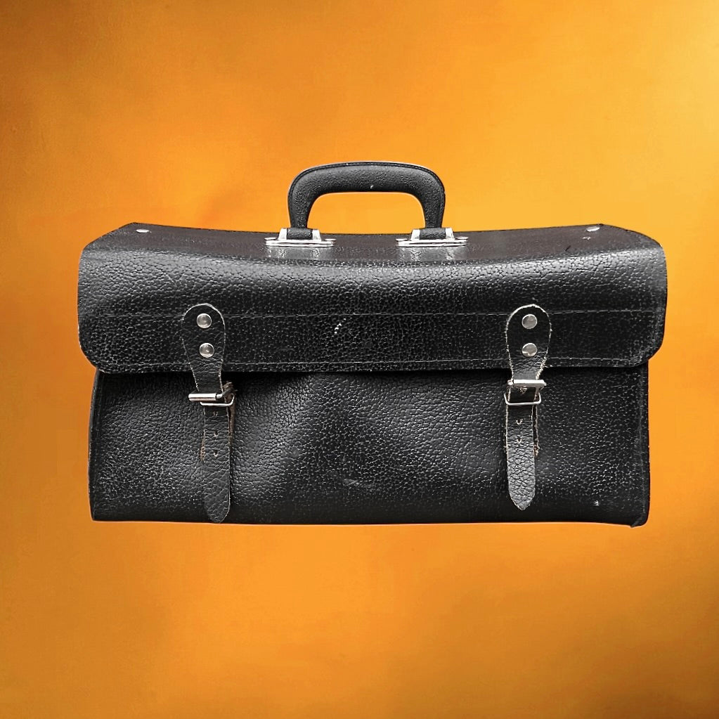 Sacoche à outils vintage en cuir noir épais – mallette artisan – années 50 60