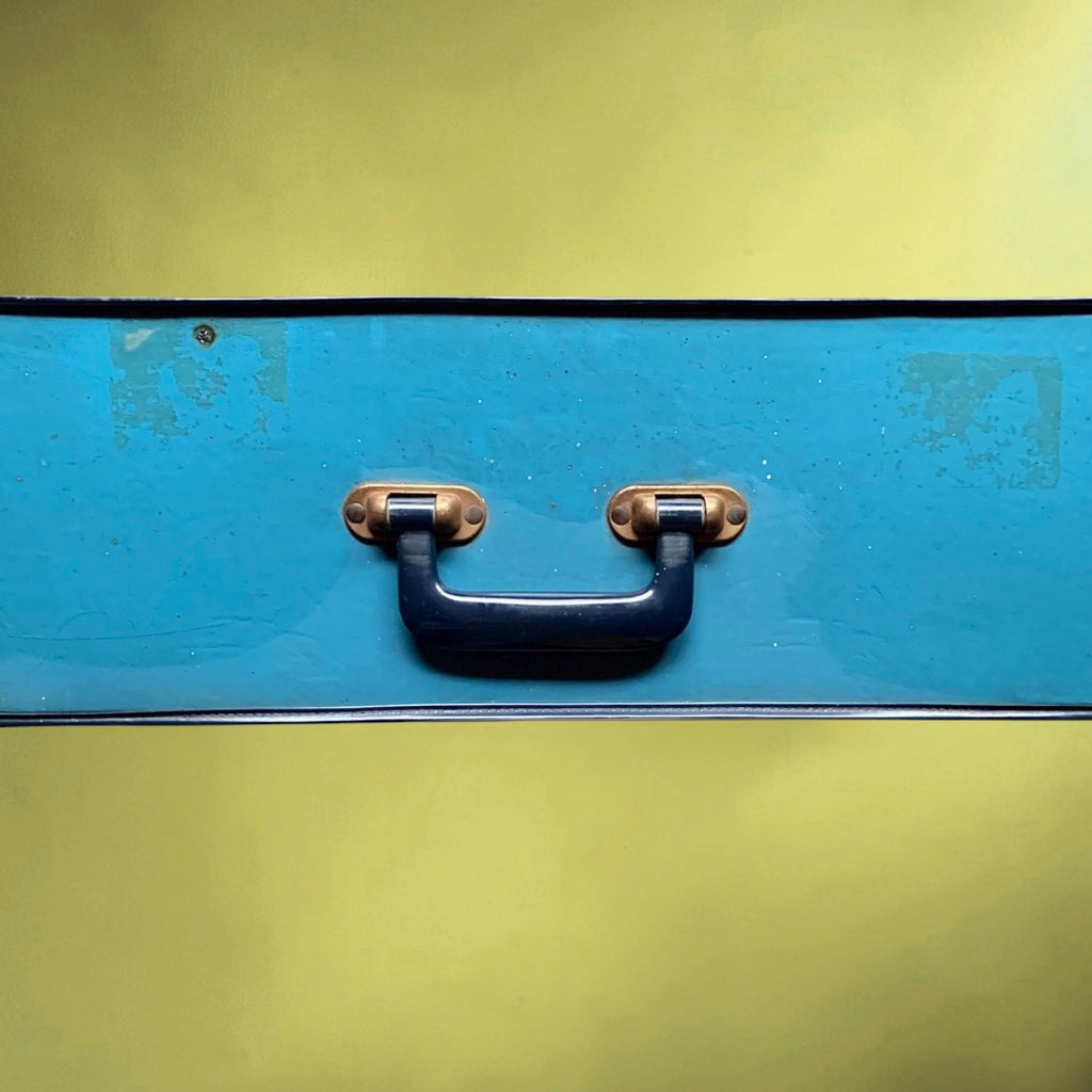 Valise vintage années 50 Skaï bleu tissu chiné bagage rétro bleu laiton doré