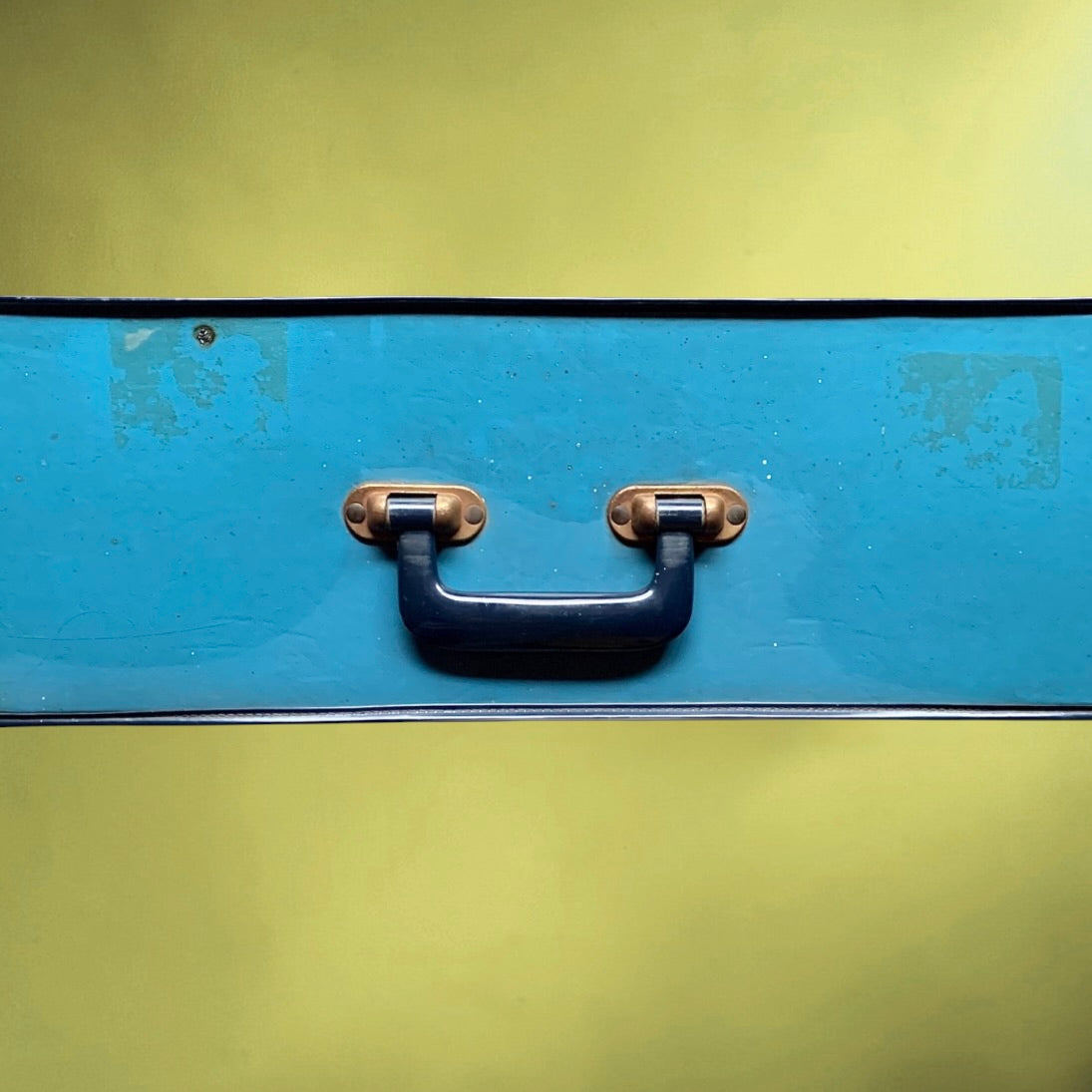 Valise vintage années 50 Skaï bleu tissu chiné bagage rétro bleu laiton doré
