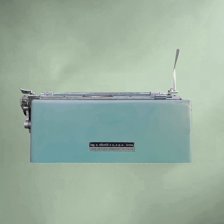 Machine à écrire OLIVETTI Studio 44 bleu – première série 1952 – design Marcello Nizzoli – valise d’origine