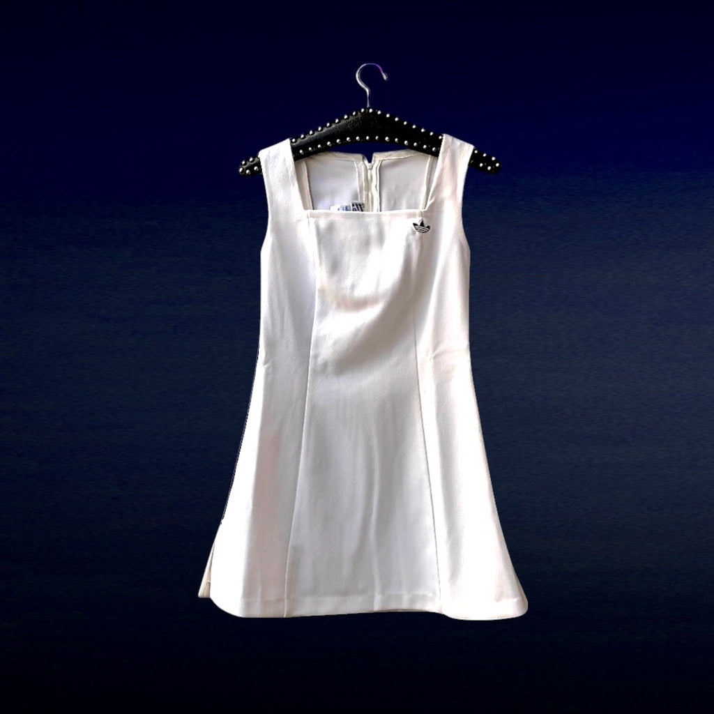 robe-tennis-adidas-vintage-blanche-1970-angleterre