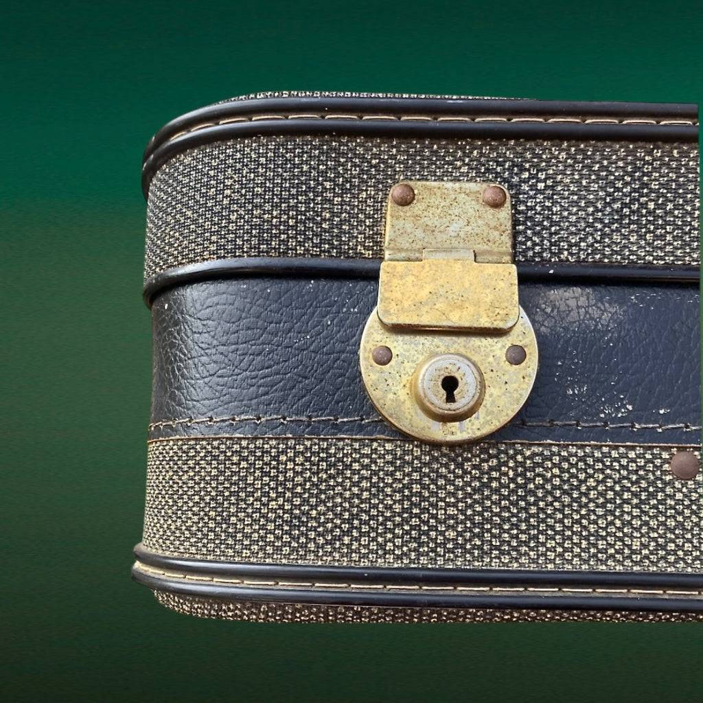 Valise vintage bleu marine moucheté blanc skaï années 60