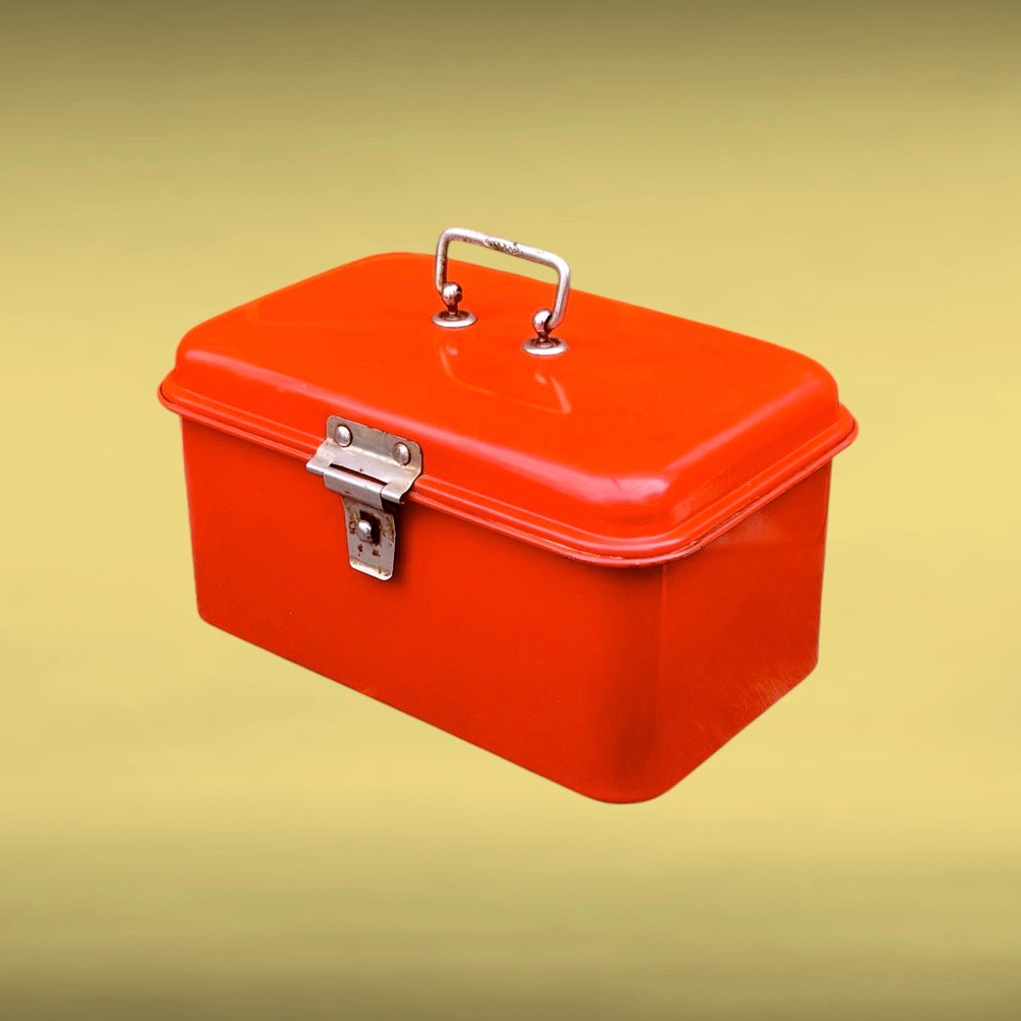 petit coffre métallique vintage rouge orangé années 60