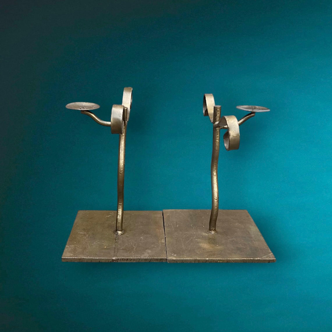 Paire de bougeoirs en fer forgé – vintage artisanal brutaliste