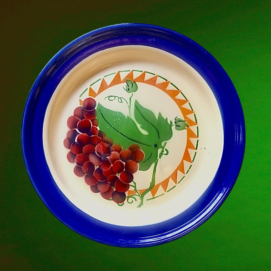 Grand Plateau Émaillé Décor Raisin Bleu
