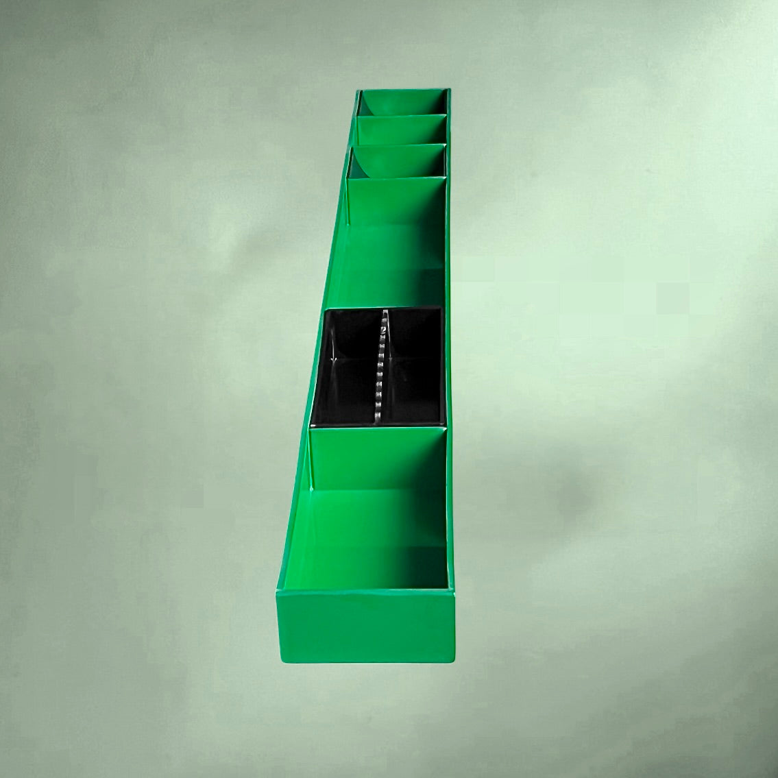 Organisateur de bureau Kartell par Pio Manzù – plastique vert et noir – design italien années 70