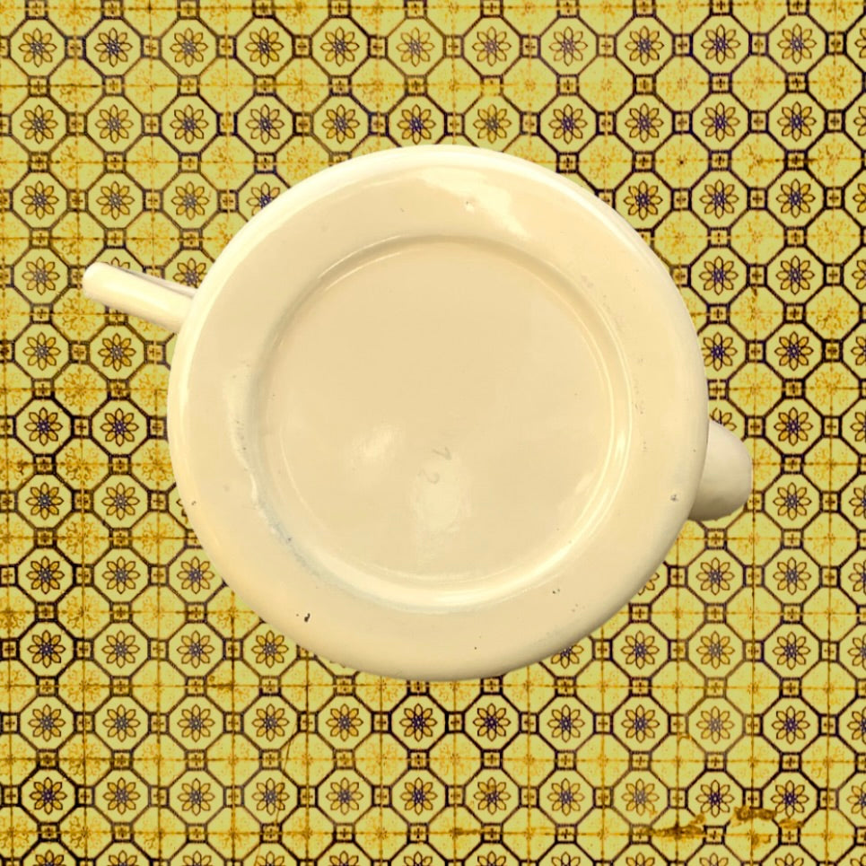 Cafetière ancienne en tôle émaillée crème liseré vert – années 30 40