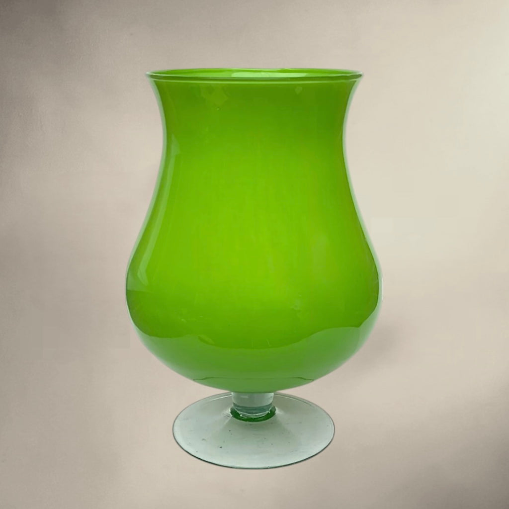 Vase Ancien Verre Soufflé Vert Pomme Sur Pied Forme Calice Années 70