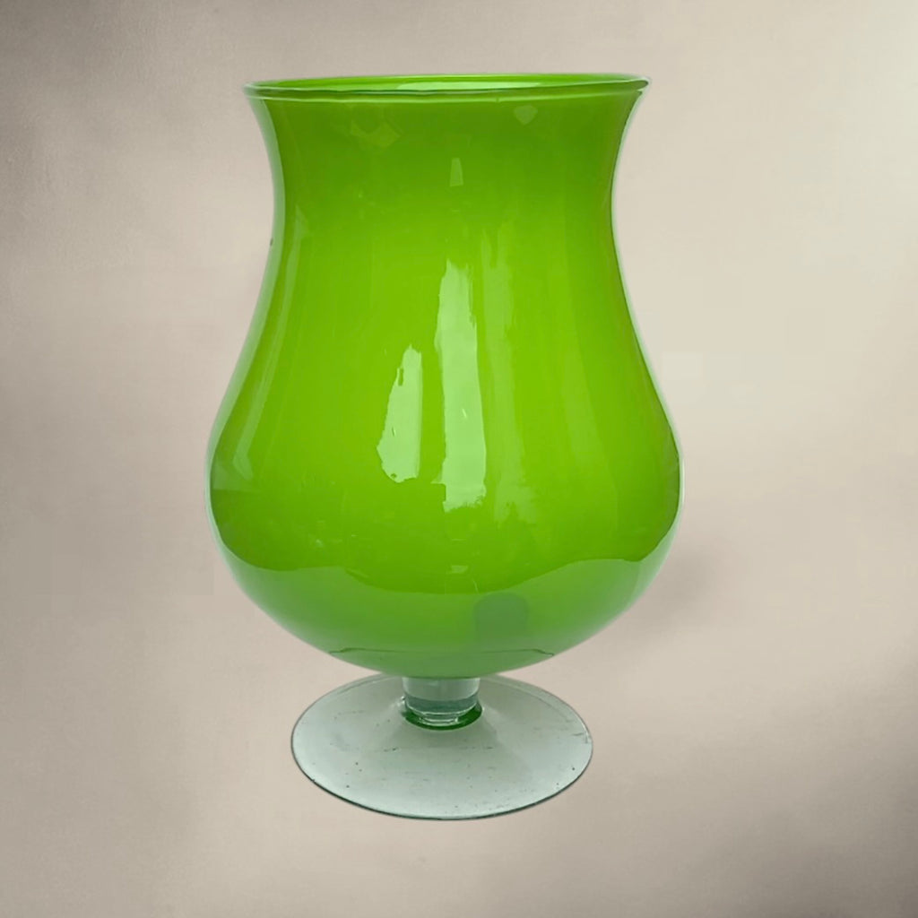 Vase Ancien Verre Soufflé Vert Pomme Sur Pied Forme Calice Années 70