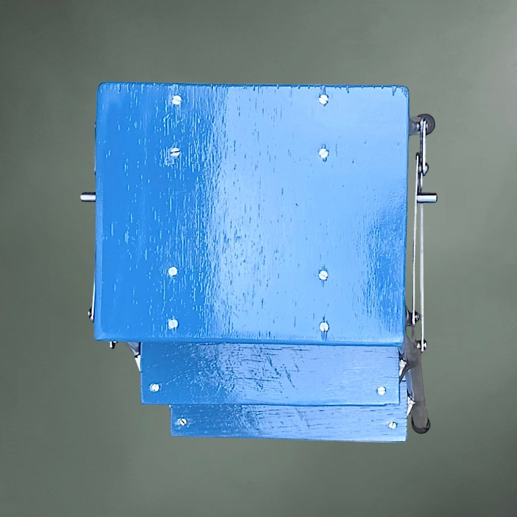 Escabeau pliant ancien en métal et bois peint bleu Années 60 70
