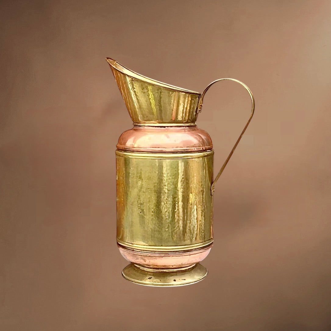 Grande cruche cuivre martelé