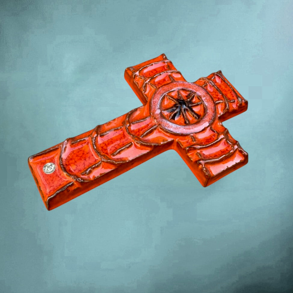 Croix Murale En Céramique Vernissée Rouge Motif Étoile Années 70