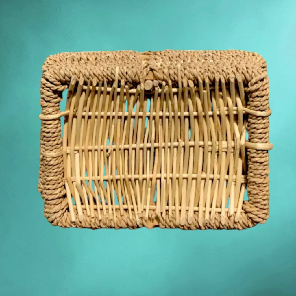Panier de Pique-Nique Osier et Bois Fermoir Cuir Intérieur Écossais Années 70