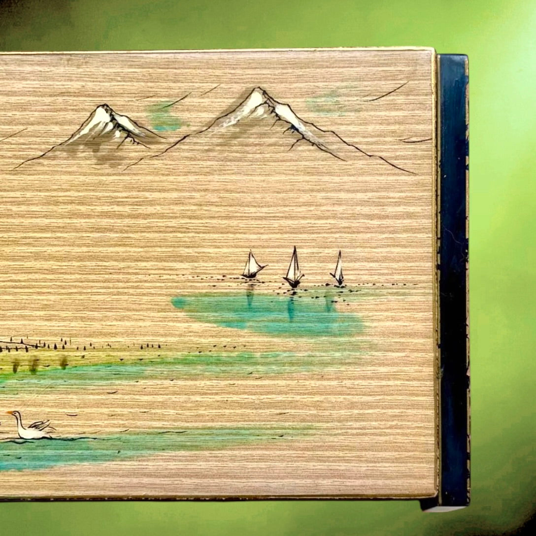Boîte à Bijoux Musicale Japonaise en Bois Laqué Paysage Peint Main - Années 60