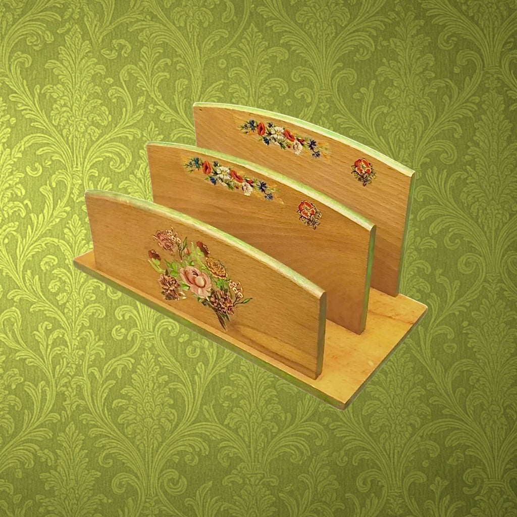Porte-Courrier Ancien en Bois Verni Décor Floral - Années 60